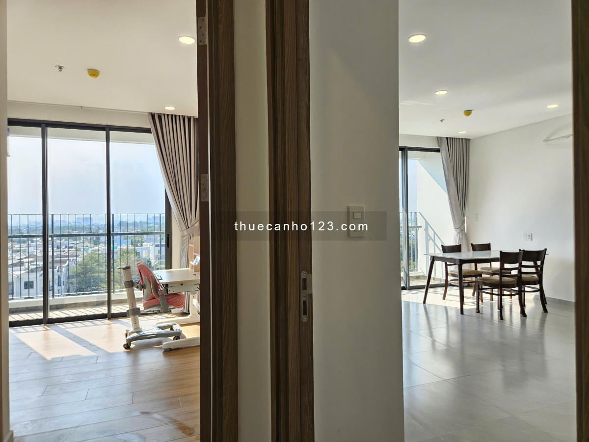 Căn hộ gia đình 3PN 3WC, MT Eastmark quận 9 có rèm máy lạnh.. nội thất nhà mới ở liền