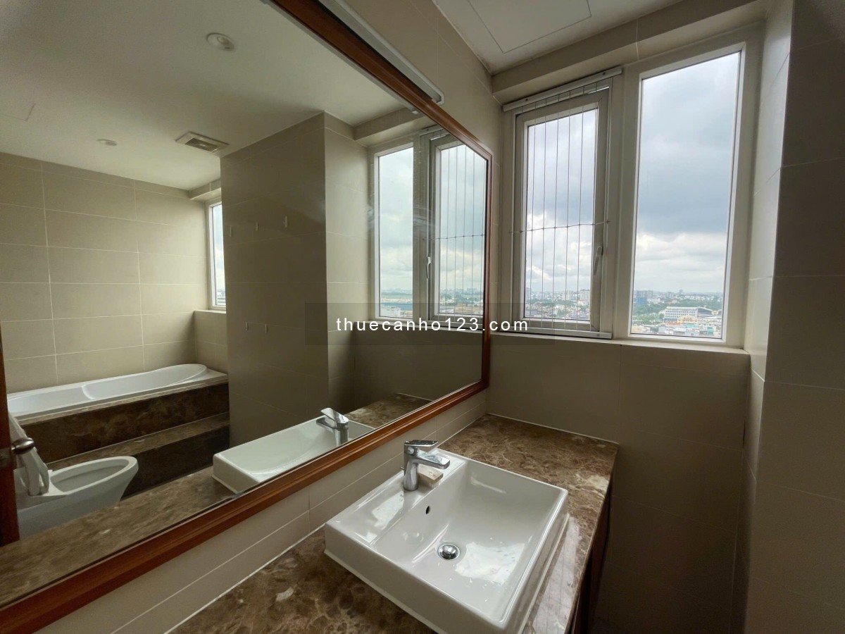 CĂN HỘ LỚN 140m2 3 Phòng Ngủ/3 WC - SKY CENTER Phổ Quang - LH 0906.887.586 Quân