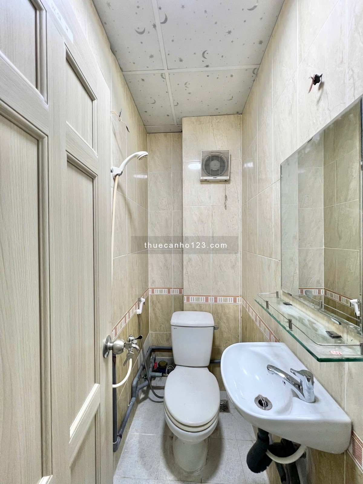 Cho thuê Căn Hộ Dịch Vụ Giá Rẻ + Đầy Đủ Nội Thất Mới + Cửa Sổ Trời Siêu Thoáng +Nguyễn Văn Cừ Quận 1