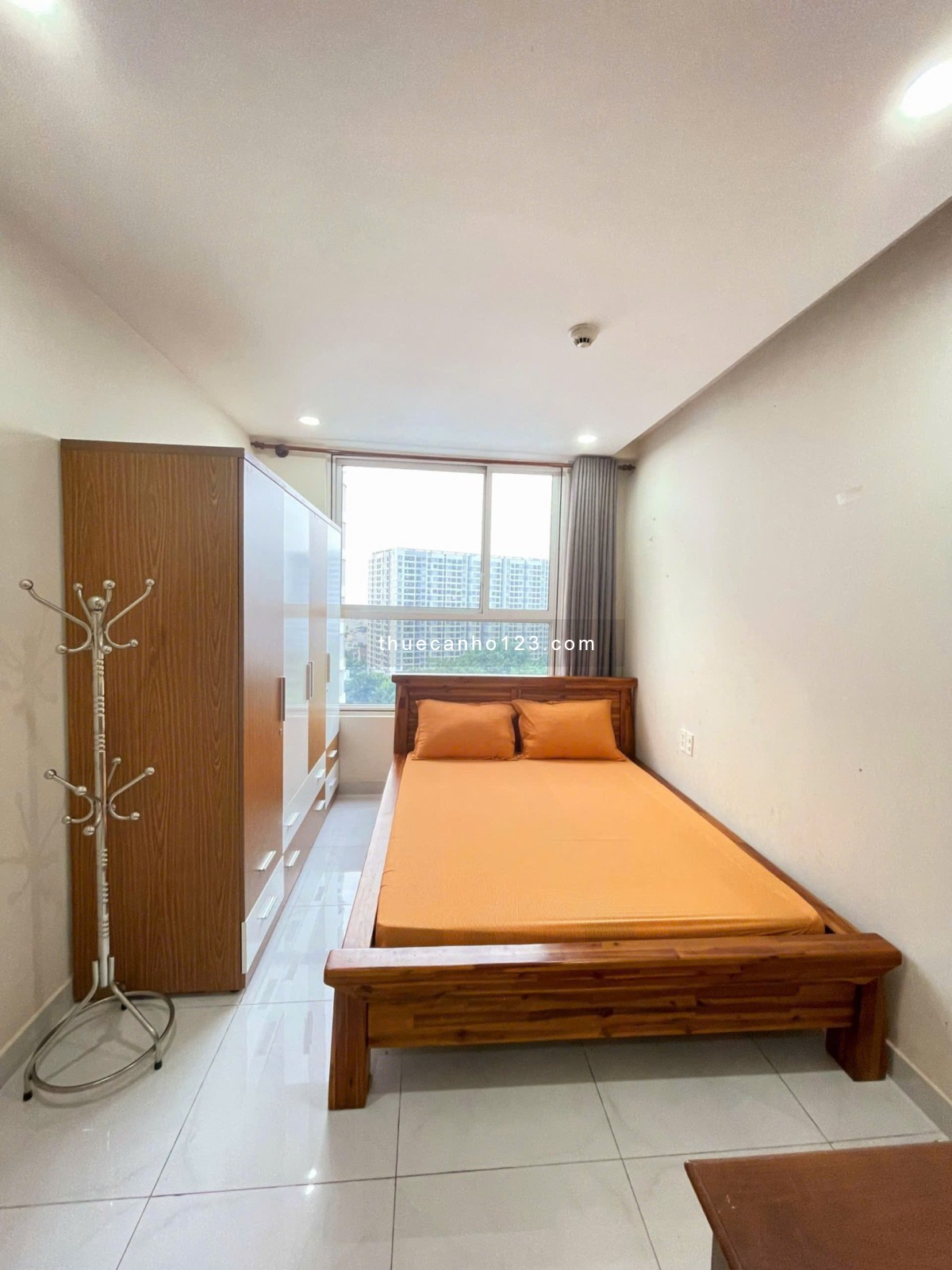 Cho thuê căn 3 Phòng Ngủ 100m2 Novaland Orchard Garden - Hồng Hà - 0906.887.586 Quân