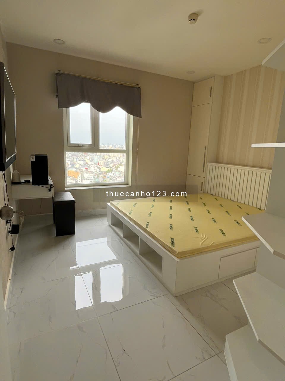 Cho Thuê Căn Hộ 2 Phòng Ngủ Đầy Đủ Tiện Nghi TERRA ROYAL Nam Kỳ Khởi Nghĩa Quân 3 -0906.887.586 Quân