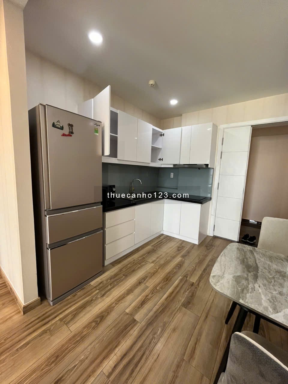 Cho Thuê Căn Hộ 2 Phòng Ngủ Đầy Đủ Tiện Nghi TERRA ROYAL Nam Kỳ Khởi Nghĩa Quân 3 -0906.887.586 Quân