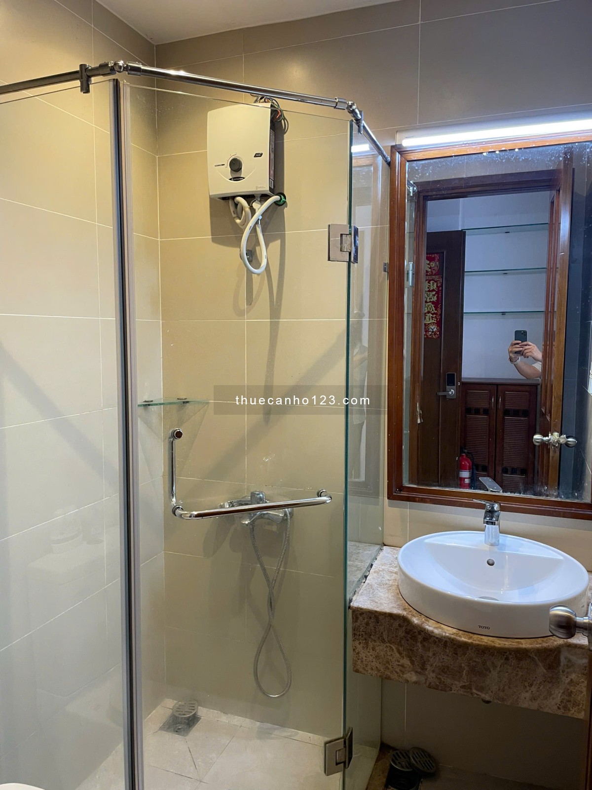 Cho thuê căn 2 phòng ngủ Sky Center Phổ Quang - Diện tích 75m2 GIÁ 16TR/tháng LH 0906.887.586 Quân