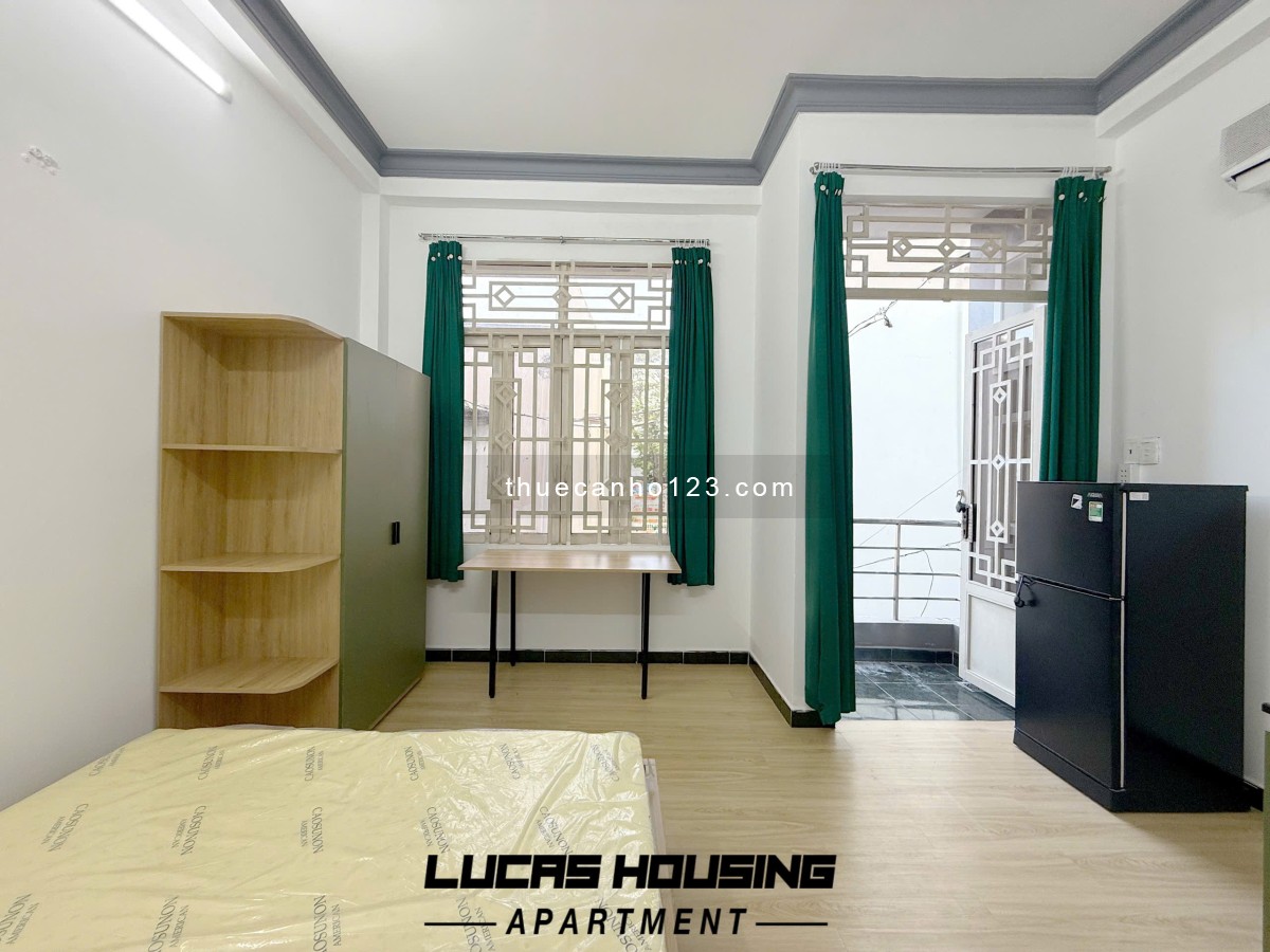 Cho thuê phòng dạng studio, có ban công Bếp xa giườngGần chợ, siêu thị mini, khu ăn uống,...