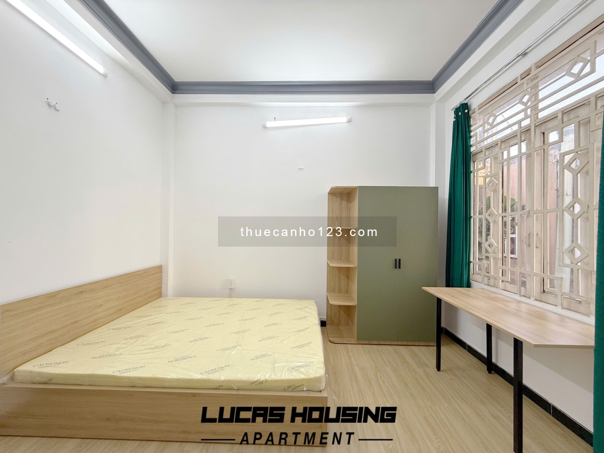 Cho thuê phòng dạng studio, có ban công Bếp xa giườngGần chợ, siêu thị mini, khu ăn uống,...