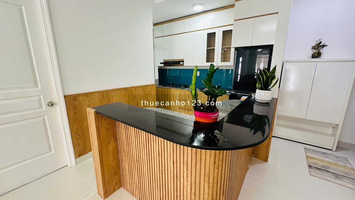 Cho thuê căn hộ sky garden 2, DT 71m2, TK 2PN, full nội thất đẹp, giá 12 triệu, PMH, Q7, HCM