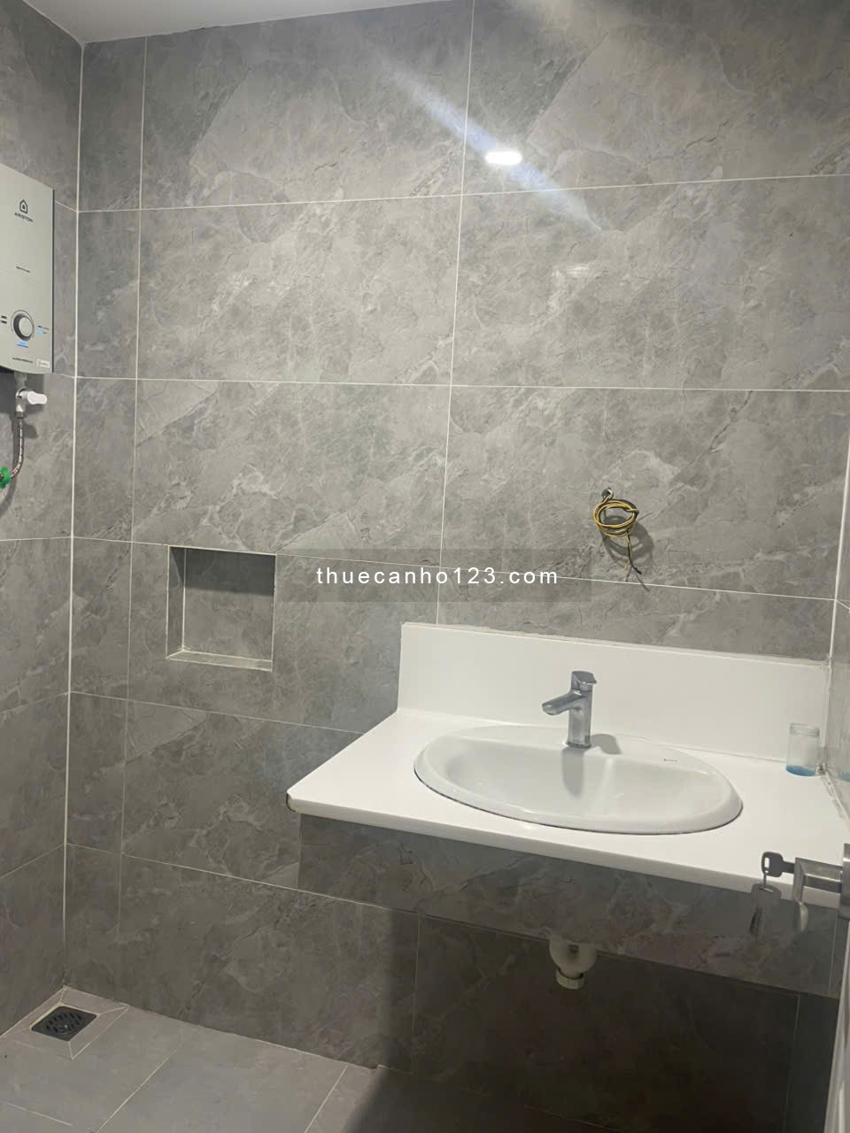 Chung cư Ông Ích Khiêm, P5, Q11: 3p ngủ rộng, bếp sạch 120m2 14tr/th