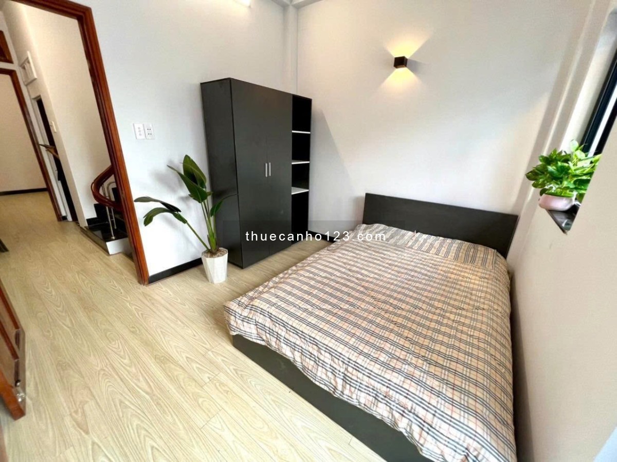 Cho thuê căn hộ 2 phòng ngủ ban công cửa sổ Nam Kỳ Khởi Nghĩa quận 3