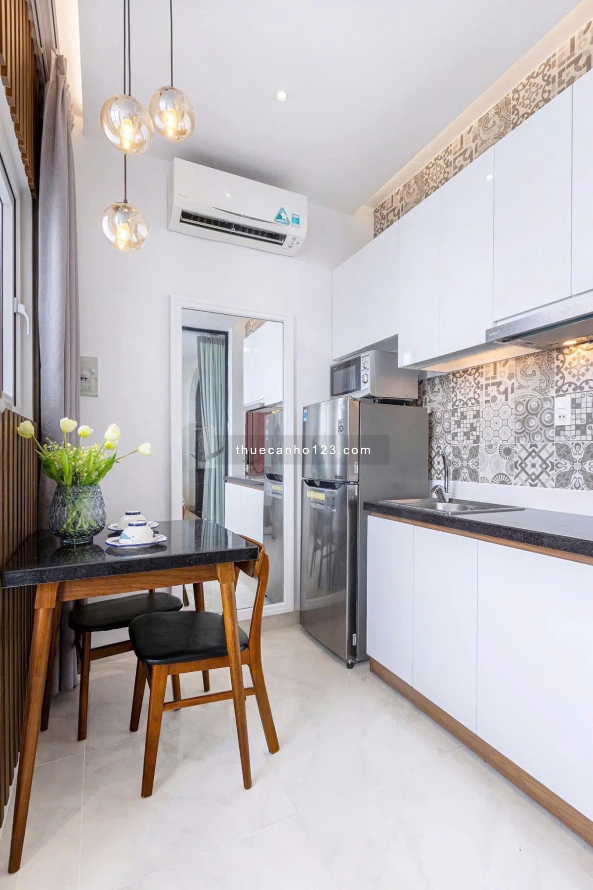 Cho Thuê CHDV Cao Cấp gần Cầu Điện Biên Phủ, Full Nội Thất, Ban công thoáng, Bảo vệ, Hầm xe