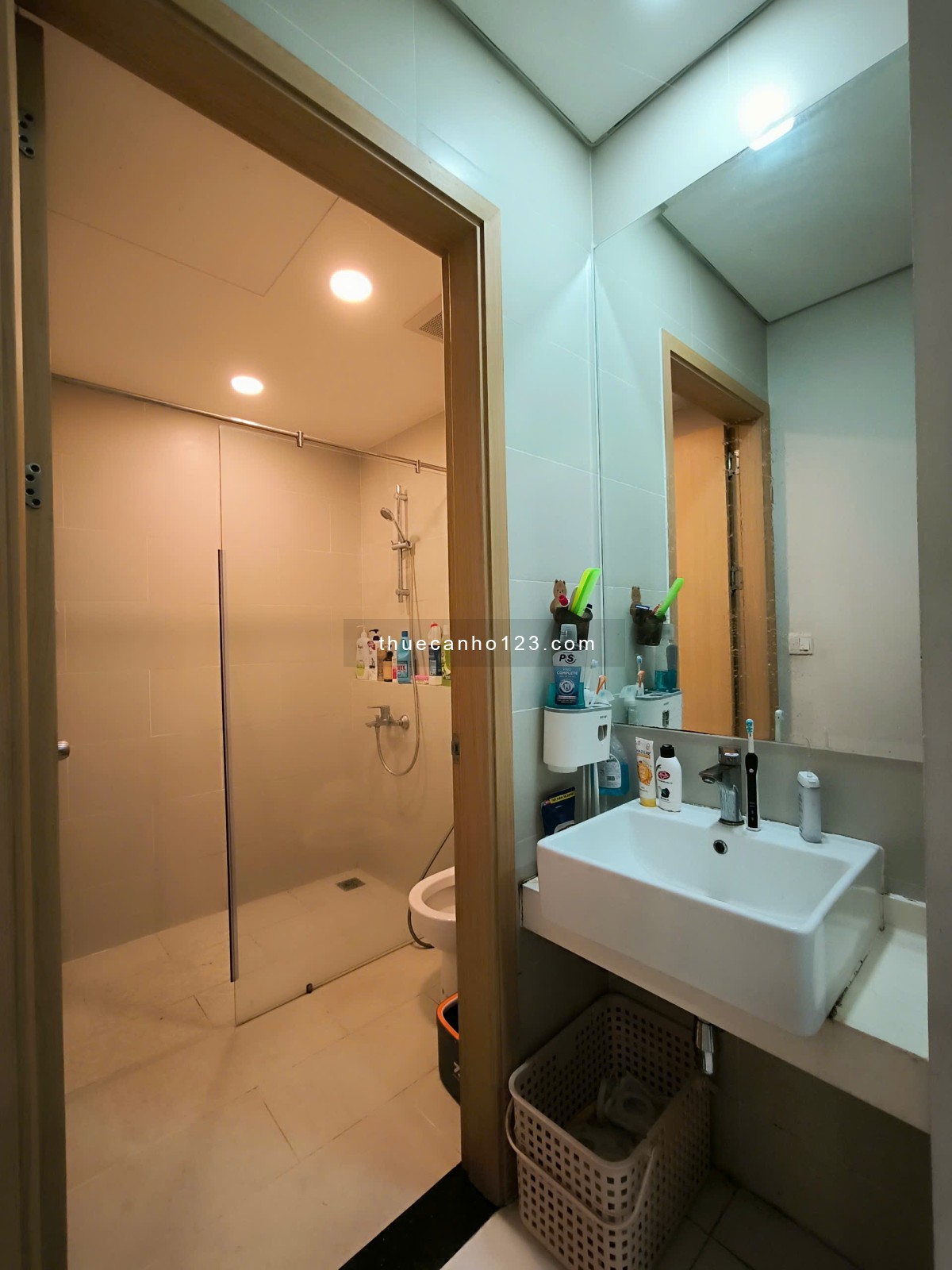 Cho thuê CH 2PN, 12 triệu, 58m2, view đẹp tại An Gia Skyline