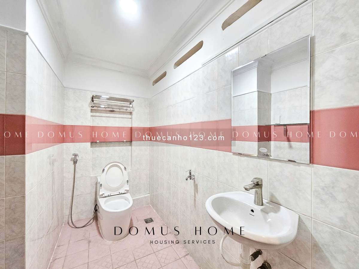 Căn hộ Full nội thất siêu xinh, ban công thông thoáng tại Khánh Hội Quận 4