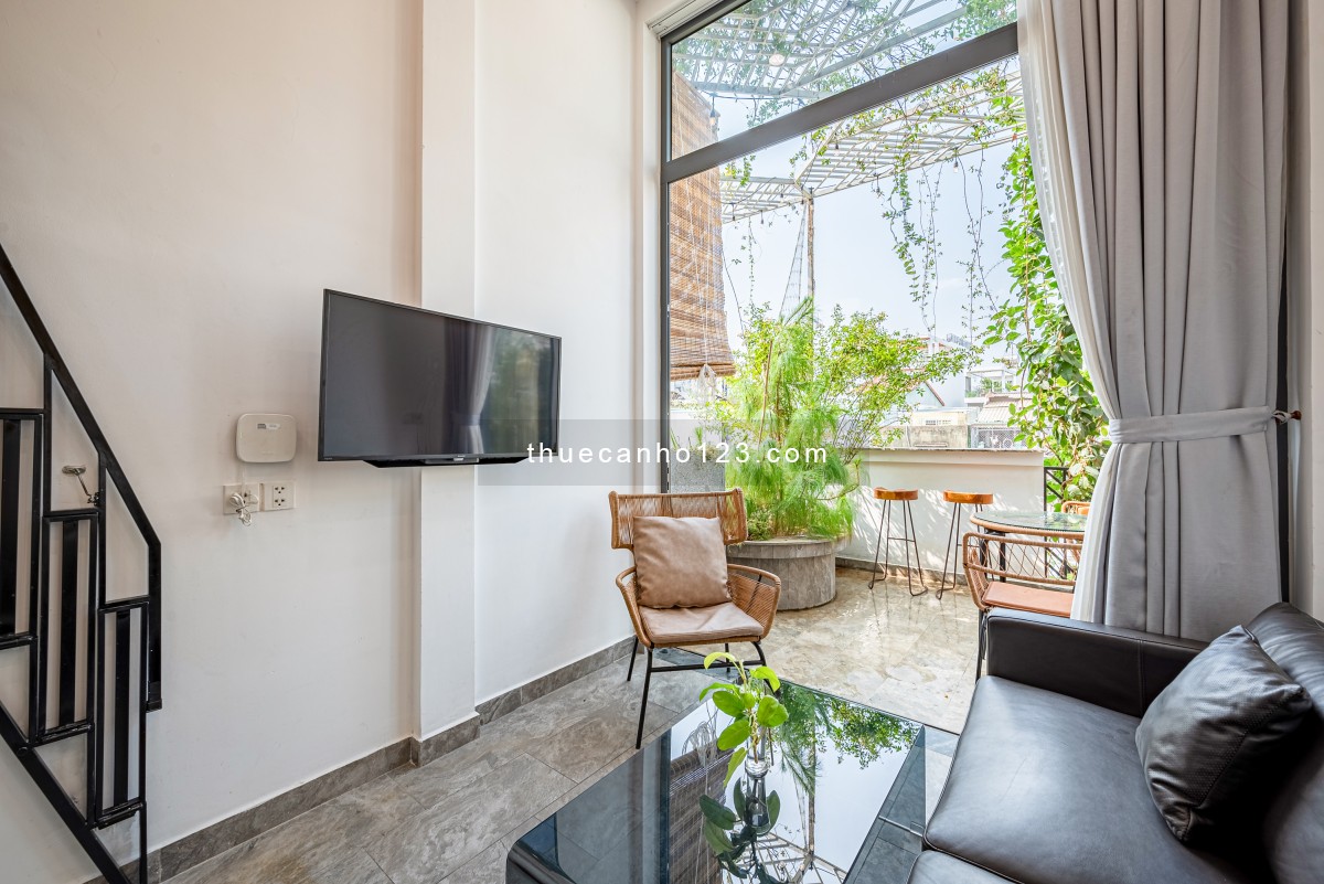 Duplex chill - ban công sân vườn Thạch Thị Thanh gần Công viên Lê Văn Tám, thờ Hồng Tân Định Quận 1