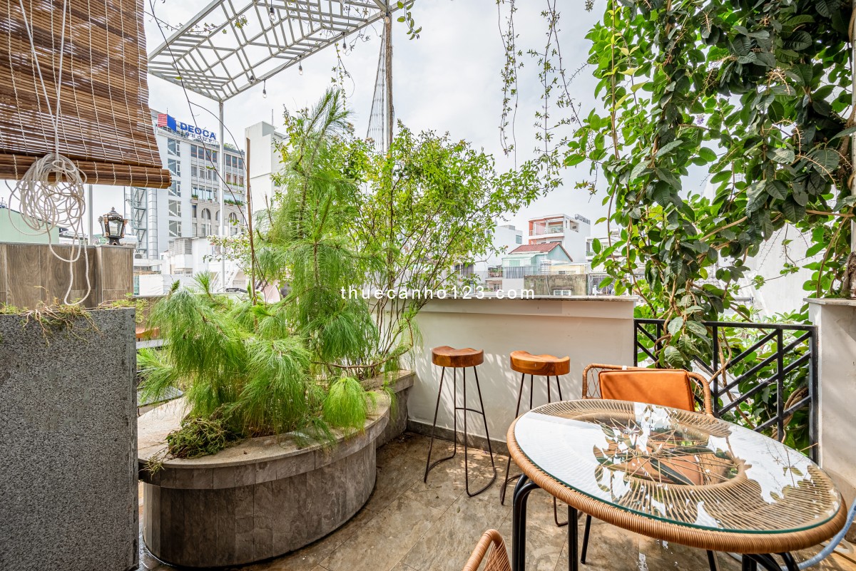 Duplex chill - ban công sân vườn Thạch Thị Thanh gần Công viên Lê Văn Tám, thờ Hồng Tân Định Quận 1