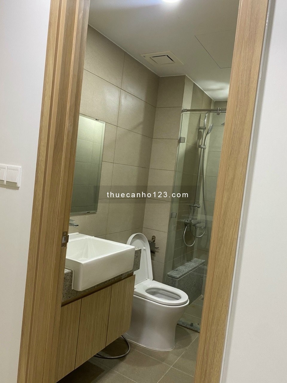 Cho thuê Emerald Celadon City 2 phòng ngủ full nội thất