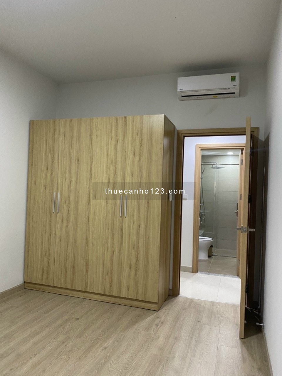 Cho thuê Emerald Celadon City 2 phòng ngủ full nội thất