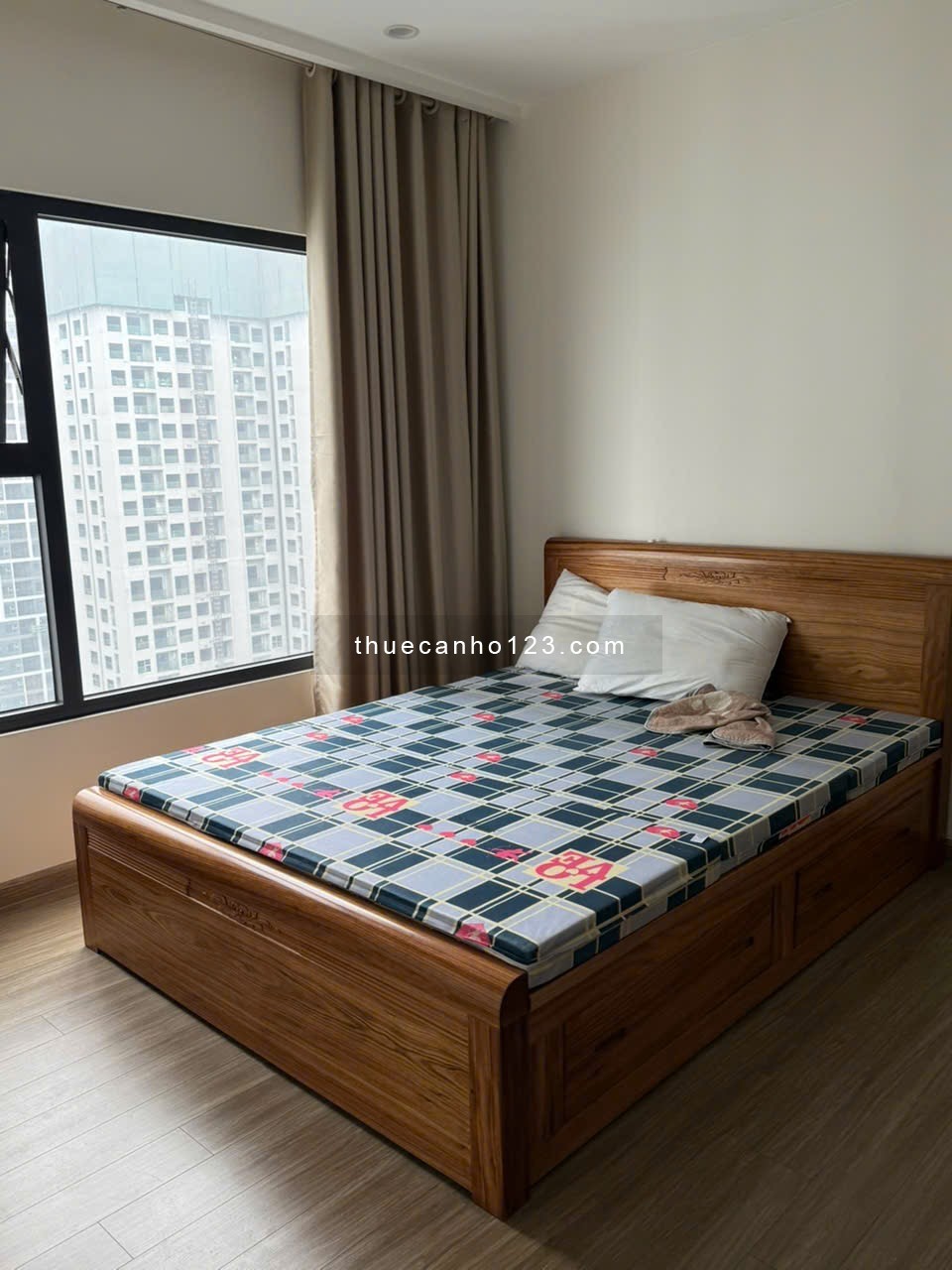 Cho thuê hộ gia đình 3PN, full đồ, Khu GS, giá 13tr/1 tháng, LH :035.995.4942
