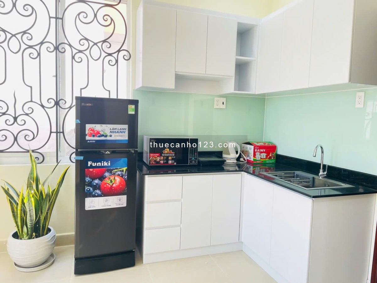 [Phố Bùi Viện] Studio tách Bếp/1 Phòng ngủ 55m2 - Balcony lớn - Cửa sổ trời - Gần chợ Nga