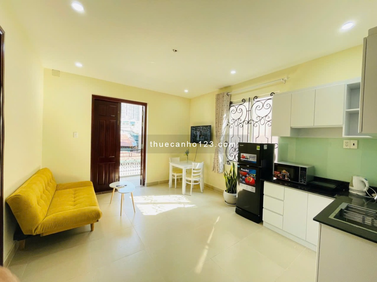 [Phố Bùi Viện] Studio tách Bếp/1 Phòng ngủ 55m2 - Balcony lớn - Cửa sổ trời - Gần chợ Nga