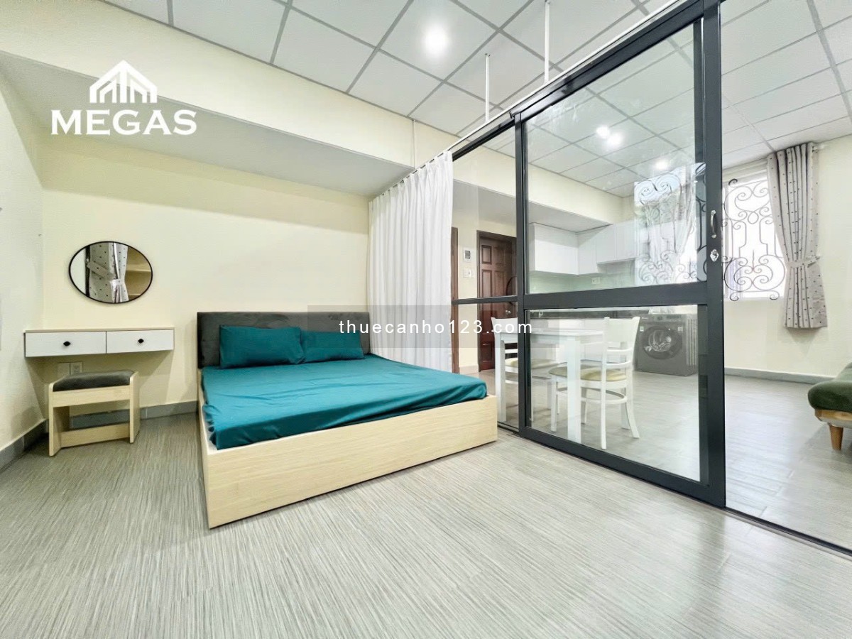 [Phố Bùi Viện] Studio tách Bếp/1 Phòng ngủ 55m2 - Balcony lớn - Cửa sổ trời - Gần chợ Nga