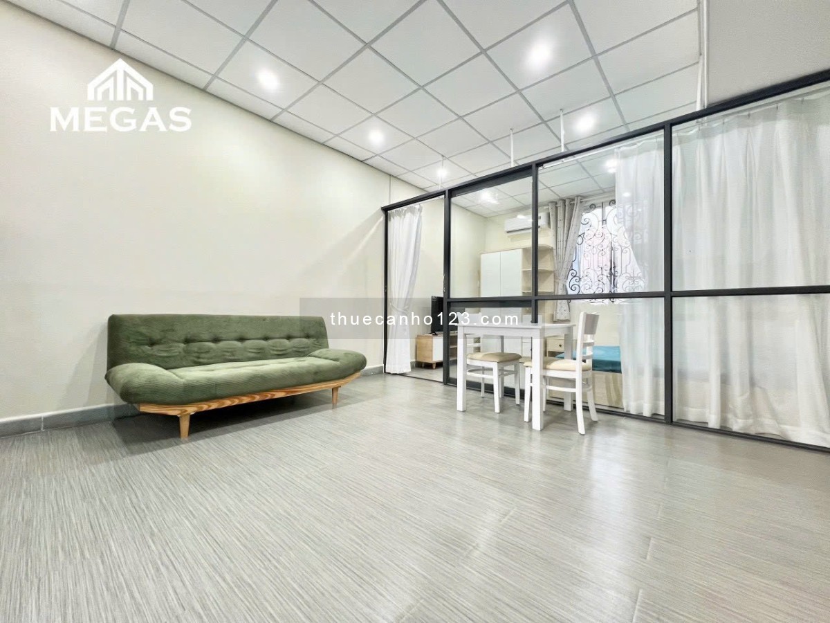 [Phố Bùi Viện] Studio tách Bếp/1 Phòng ngủ 55m2 - Balcony lớn - Cửa sổ trời - Gần chợ Nga