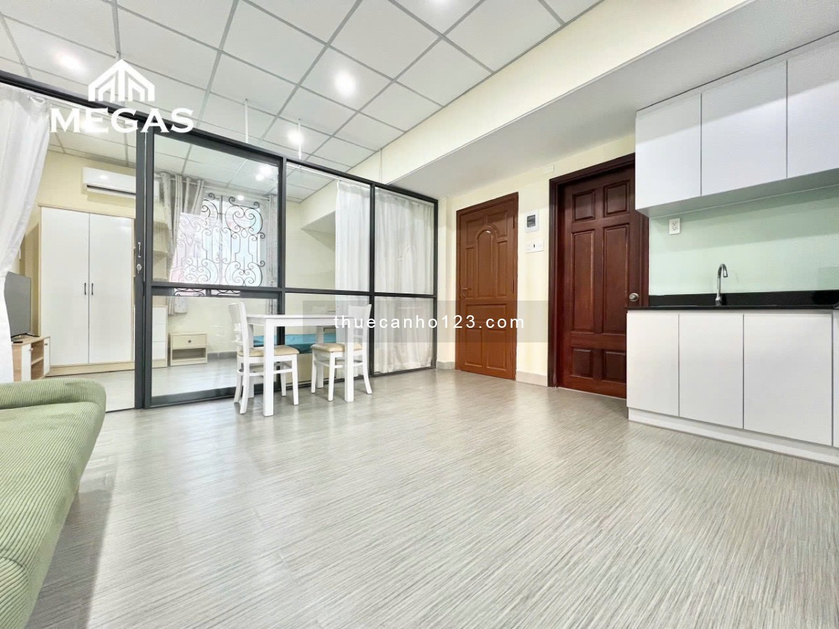 [Phố Bùi Viện] Studio tách Bếp/1 Phòng ngủ 55m2 - Balcony lớn - Cửa sổ trời - Gần chợ Nga