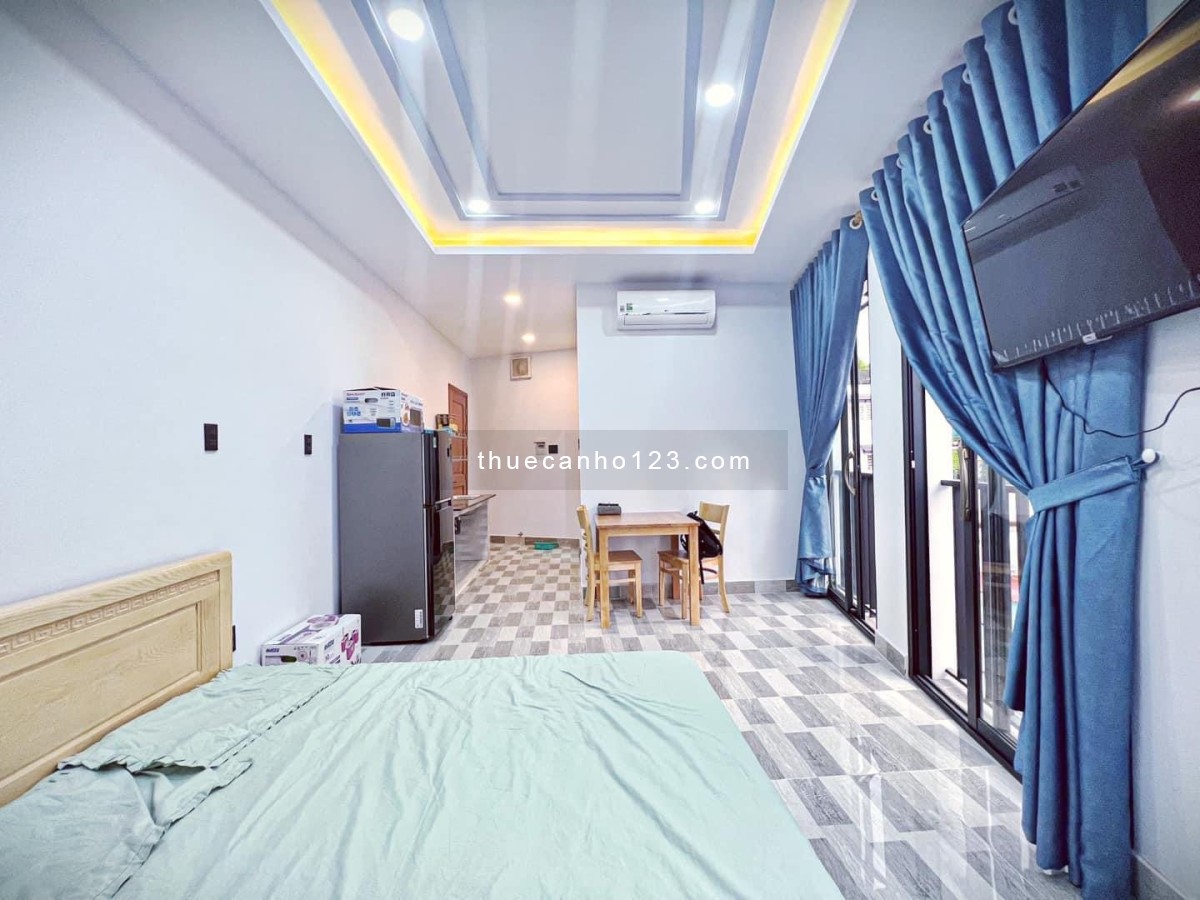 Căn hộ ban công - Máy giặt riêng - Gần chợ Bà Chiểu