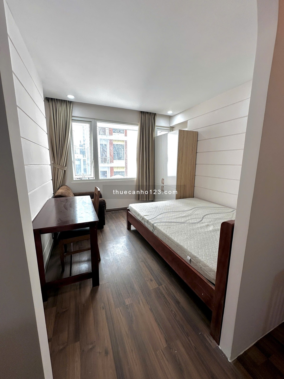 1PN full nội thất có cửa sổ thoáng mát khu sân bay