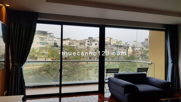 Cho thuê căn hộ dịch vụ tại Yên Phụ, Tây Hồ, 240m2, 3PN, ban công, view hồ, đầy đủ nội thất đẹp