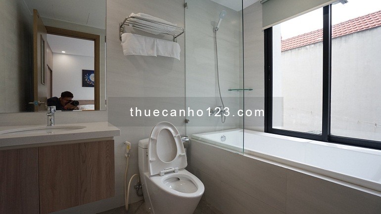 Cho thuê căn hộ dịch vụ tại Xuân Diệu, Tây Hồ, 55m2, 1PN, đầy đủ nội thất mới hiện đại