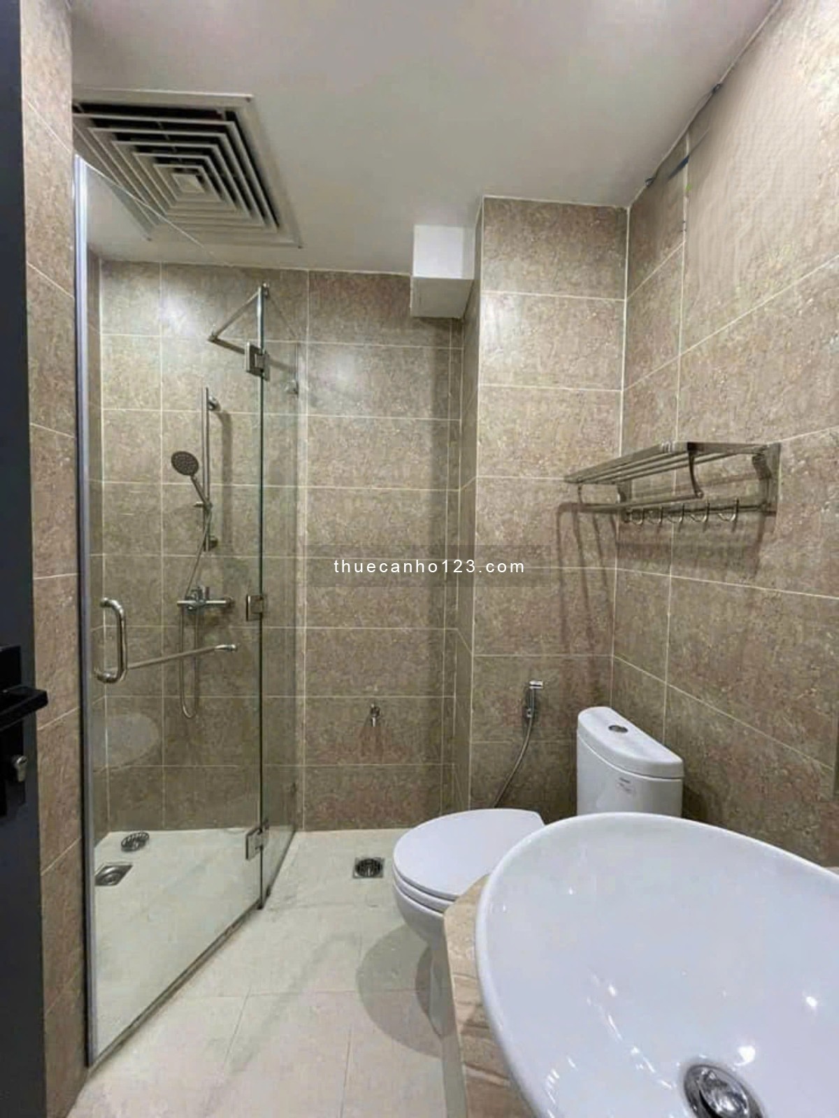 CHDV Full Nội Thất Ngay Võ Văn Kiệt, Cầu Nguyễn Văn Cừ, Hotel PullMan Q1