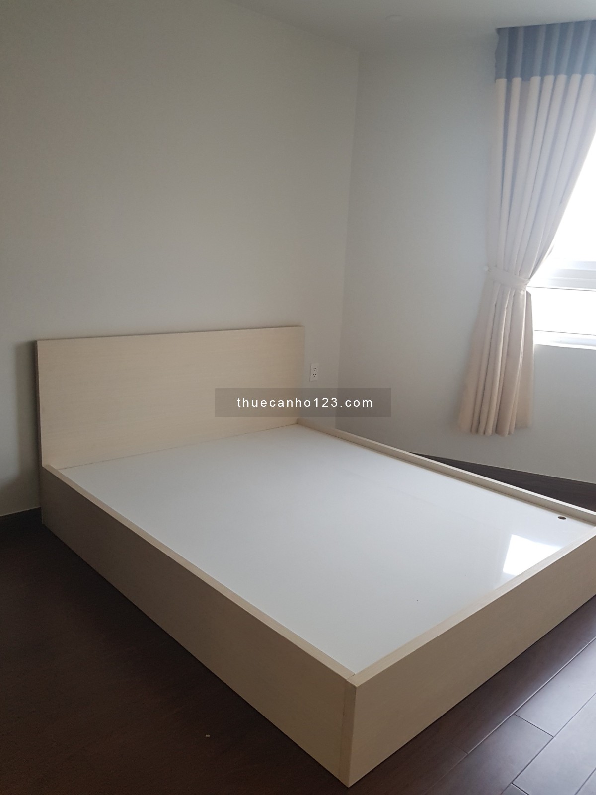 Thuê căn hộ 2 Phòng Ngủ Sun Village - Nội Thất Cơ Bản - GIÁ 13TR - 0906.887.586 Quân