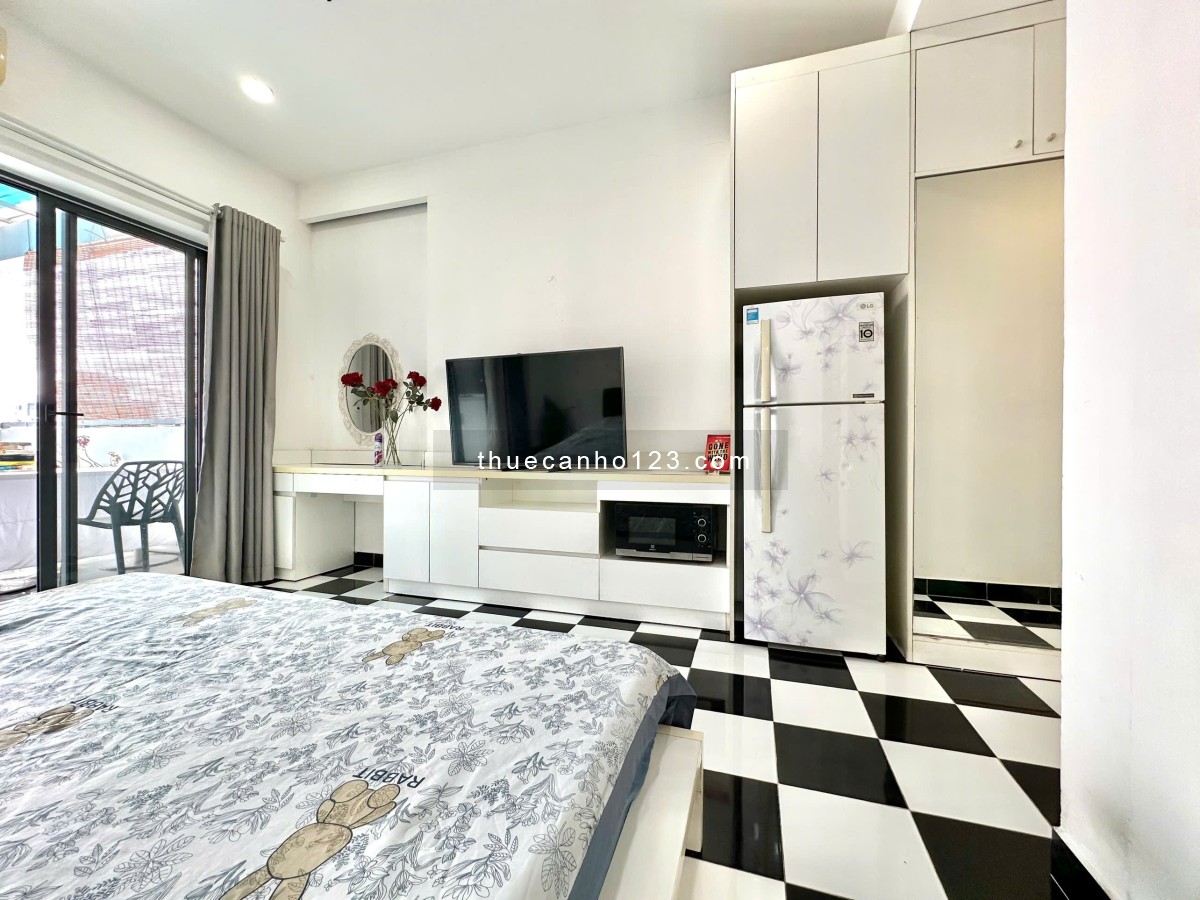 Cho Thuê Penthouse Siêu Sang Tại Thảo Điền Sân Vườn Rộng - Chill. Giá cực tốt