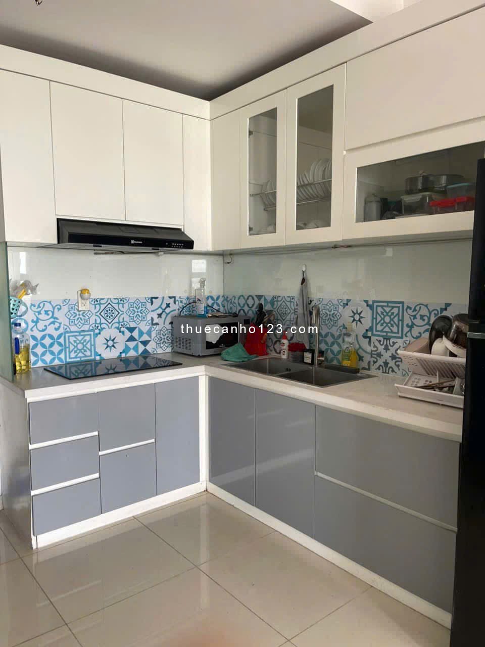 Chung cư Nguyễn Kim, Nhật Tảo, Q10: 2p ngủ, 2wc, đây đủ nội thất mới 14tr