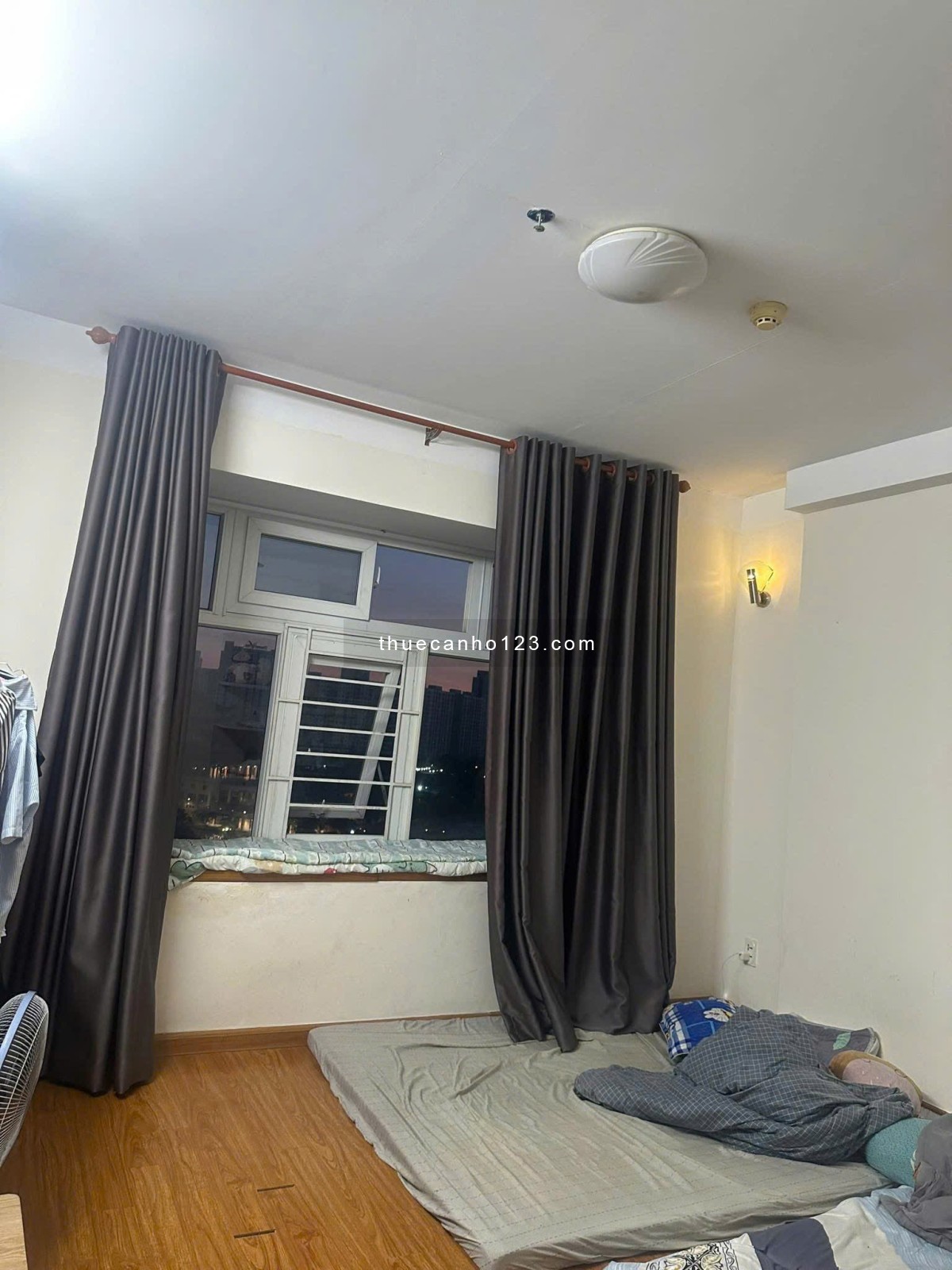 Chung cư Screc, Trường Sa, P12, Q3:77m2 2p ngủ rộng, nội thất, 14tr/th