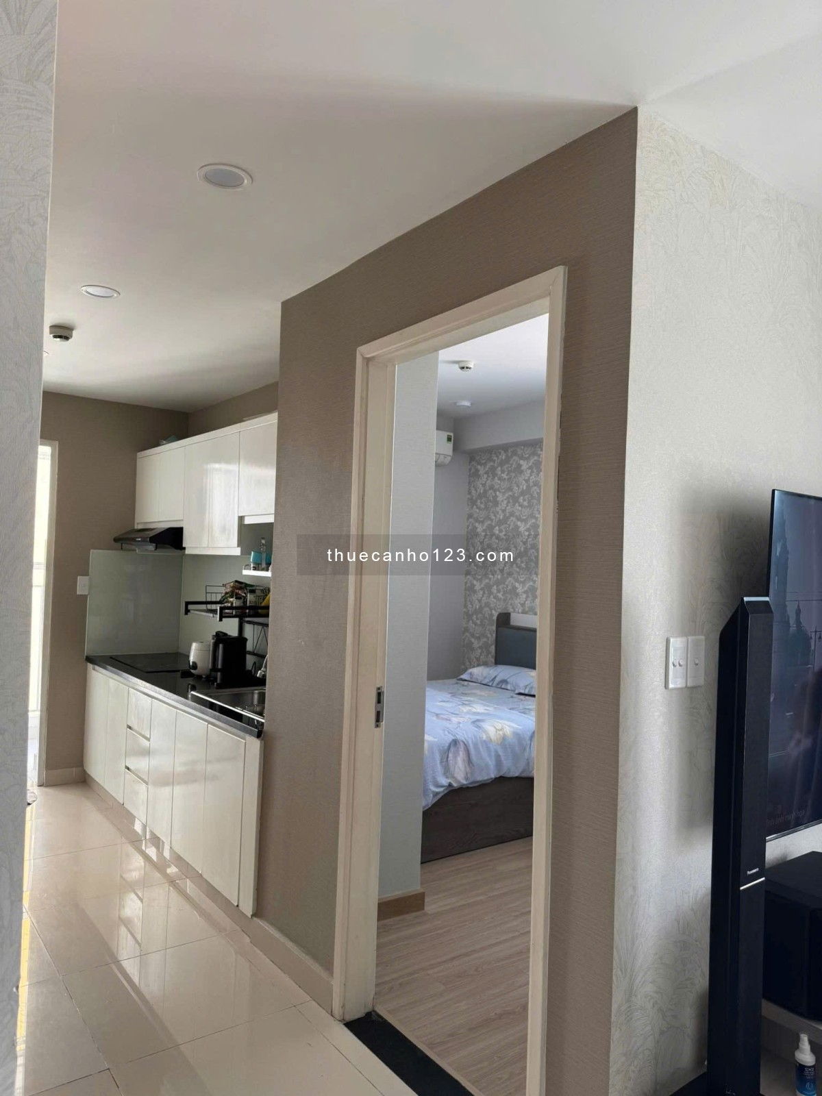 Chung cư Nguyễn Kim, Nhật Tảo, Q10: 2p ngủ, 2wc, 80m2, 14tr5/tháng.