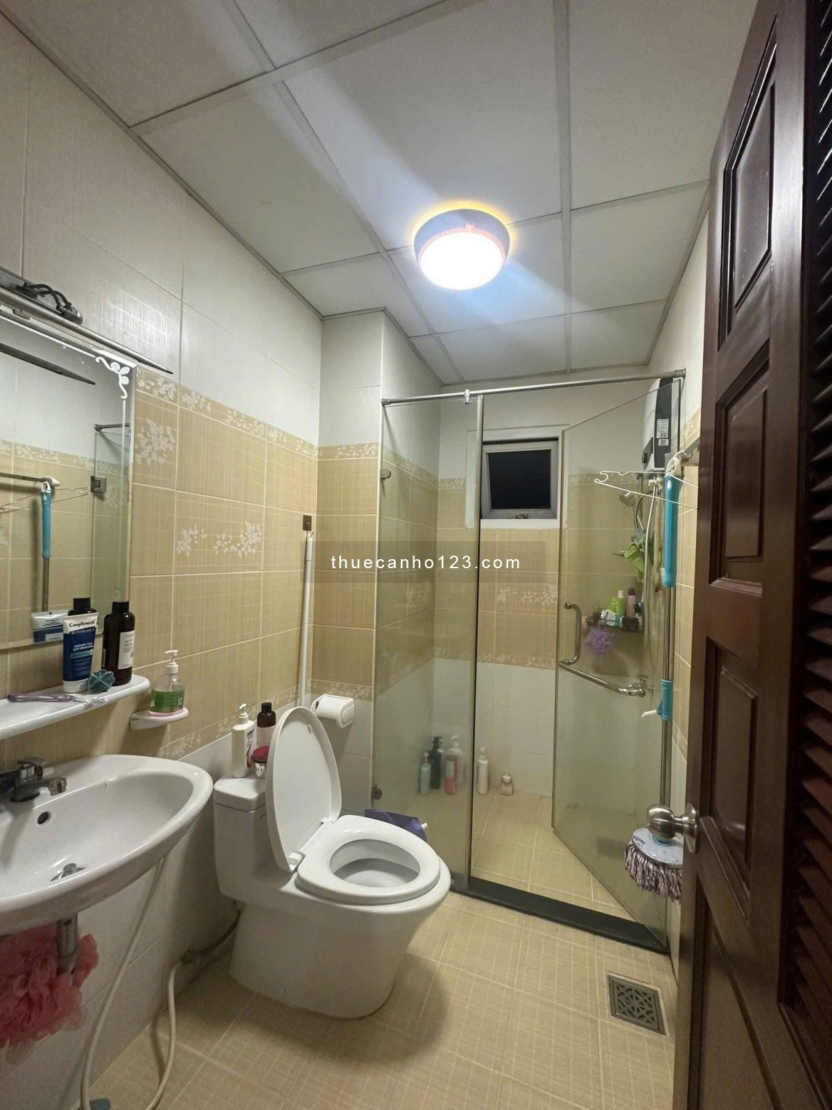 Chung cư Screc, Trường Sa, P12, Q3:77m2 2p ngủ rộng, nội thất, 14tr/th