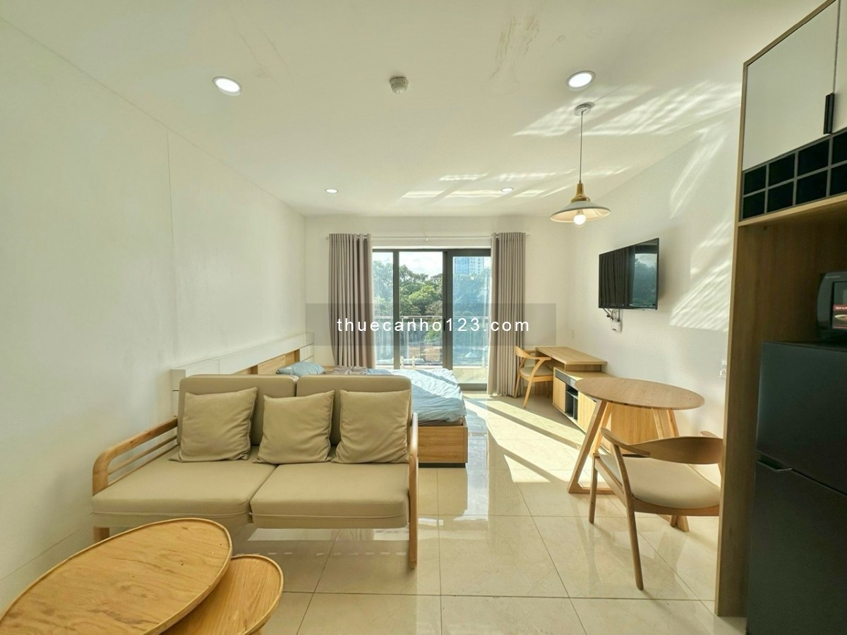 Căn Hộ Ban công Full Nội thất, View Sông, Thảo Cầm Viên gần cầu Thị Nghè, Bình Thạnh