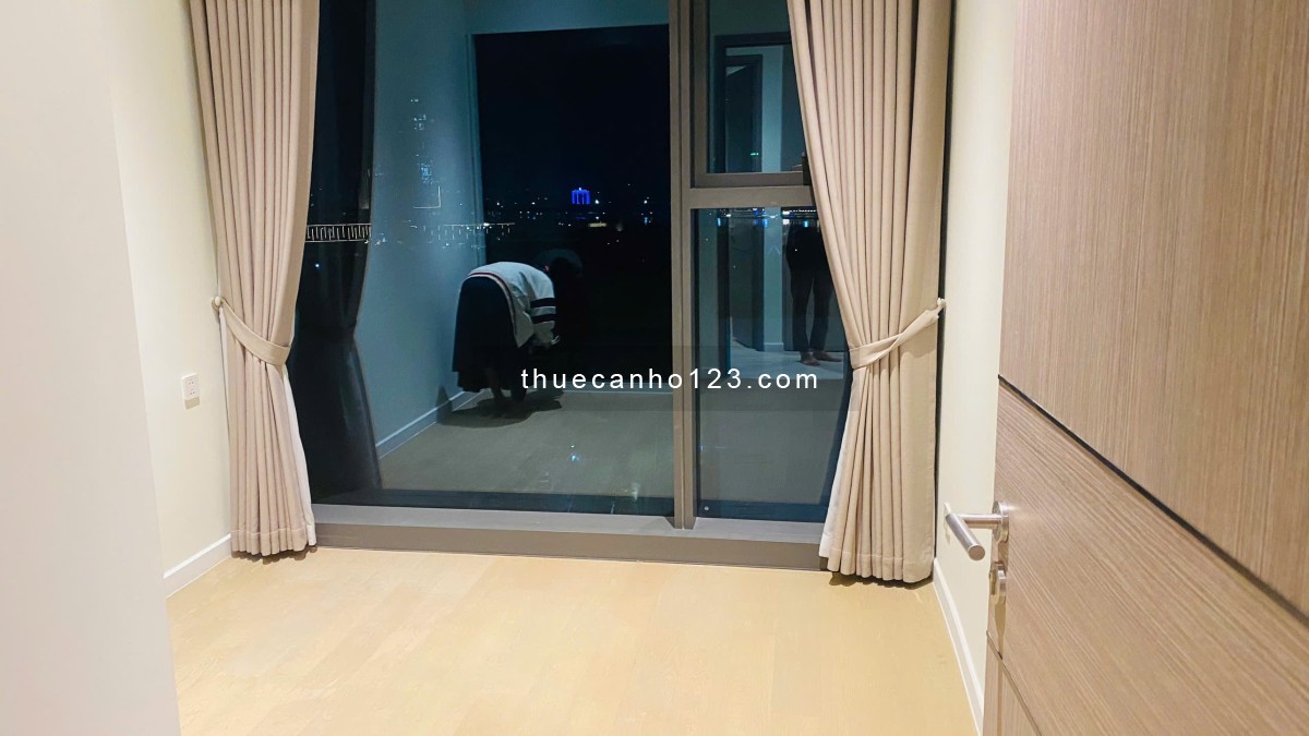 Cho Thuê 2PN góc 70m2 View sông pháo hoa tầng vừa Liên hệ 0906640858
