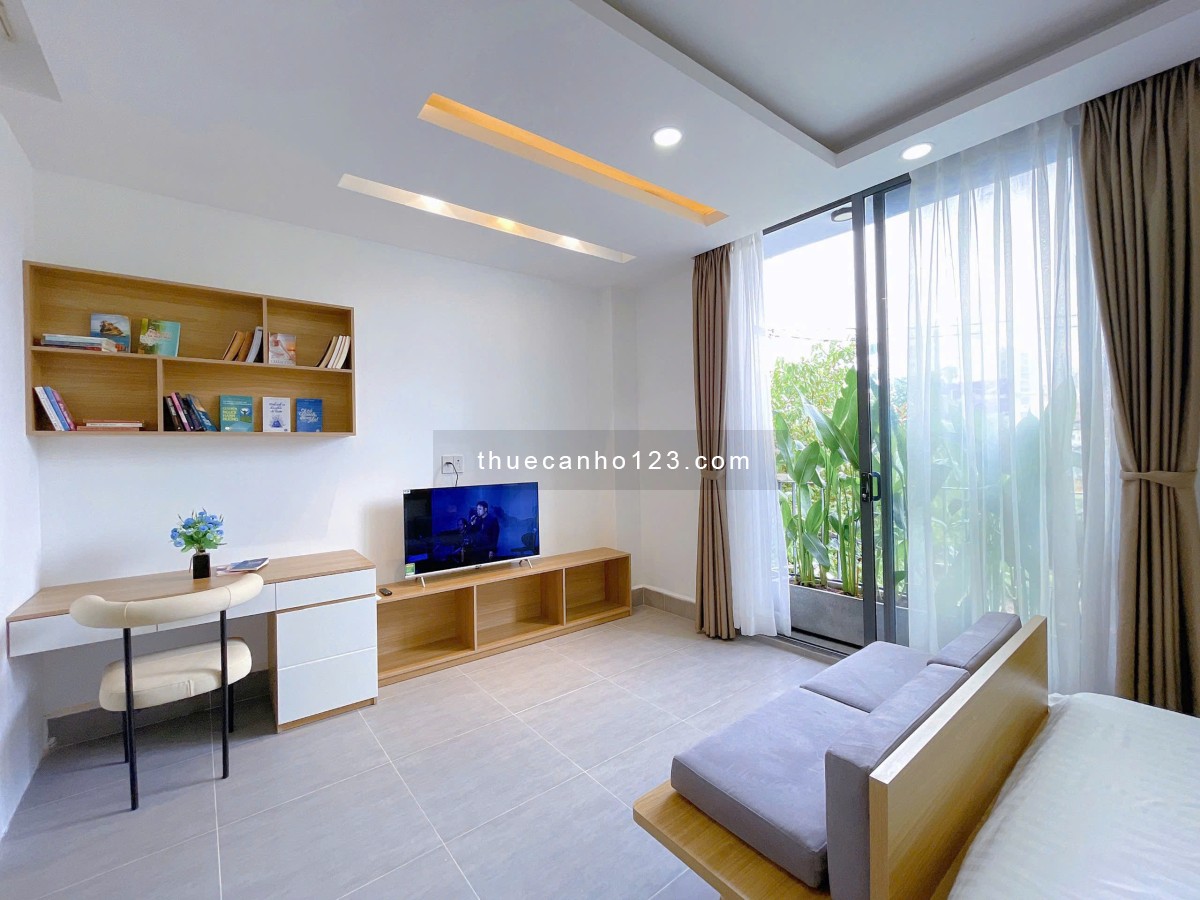 Cho thuê căn hộ Studio tách bếp 45m2, balcony view cây xanh. Gần Chợ Phan Văn Hân, UEF, Hutech