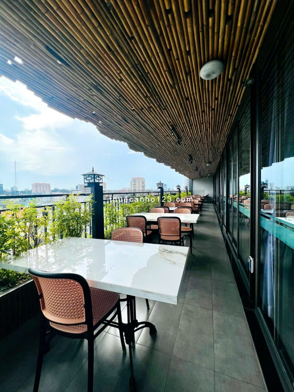 [Gym, hồ bơi, sky bar, bảo vệ 24/24] Duplex 65m² - Balcony - Landmark 81 - Ba Son - Cầu Thủ Thiêm