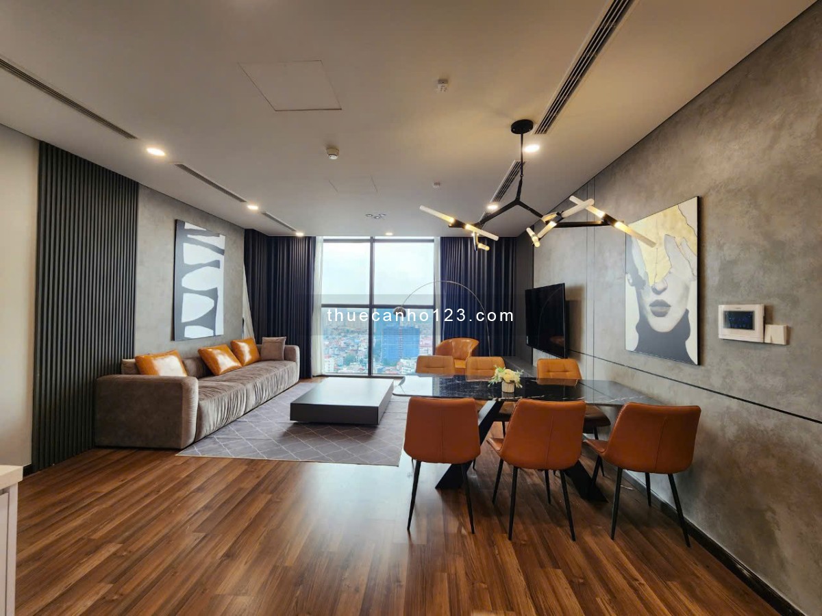 Cho thuê căn hộ Royal City siêu đẹp 131m2, 3 phòng ngủ full đồ giá 23 triệu/tháng