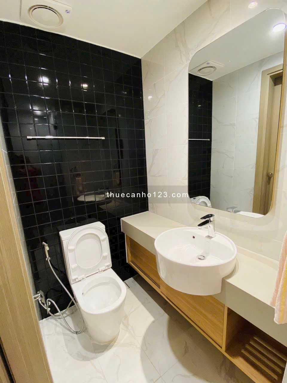 Chính chủ cho thuê căn hộ Kingdom 101 quận 10, 80m2 - 2PN, Giá thê 22tr/tháng