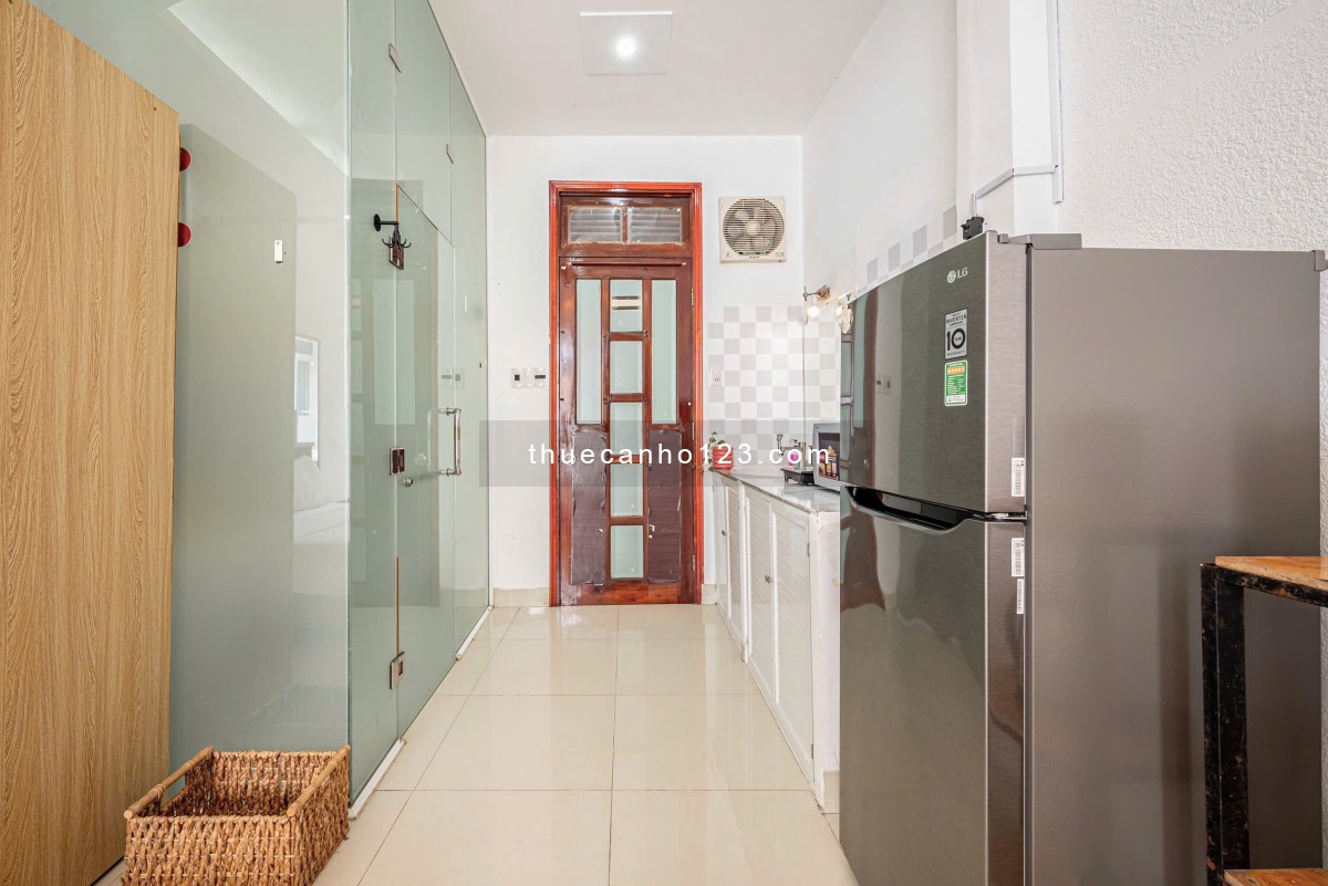 Cho thuê căn hộ tách bếp có ban công, Máy chiếu - Gần Bùi Viện, chợ Bến Thành Quận 1