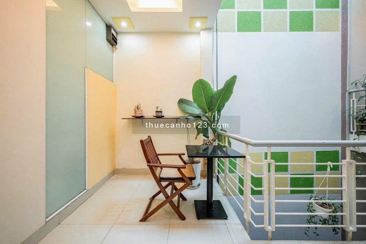 Cho thuê căn hộ tách bếp có ban công, Máy chiếu - Gần Bùi Viện, chợ Bến Thành Quận 1