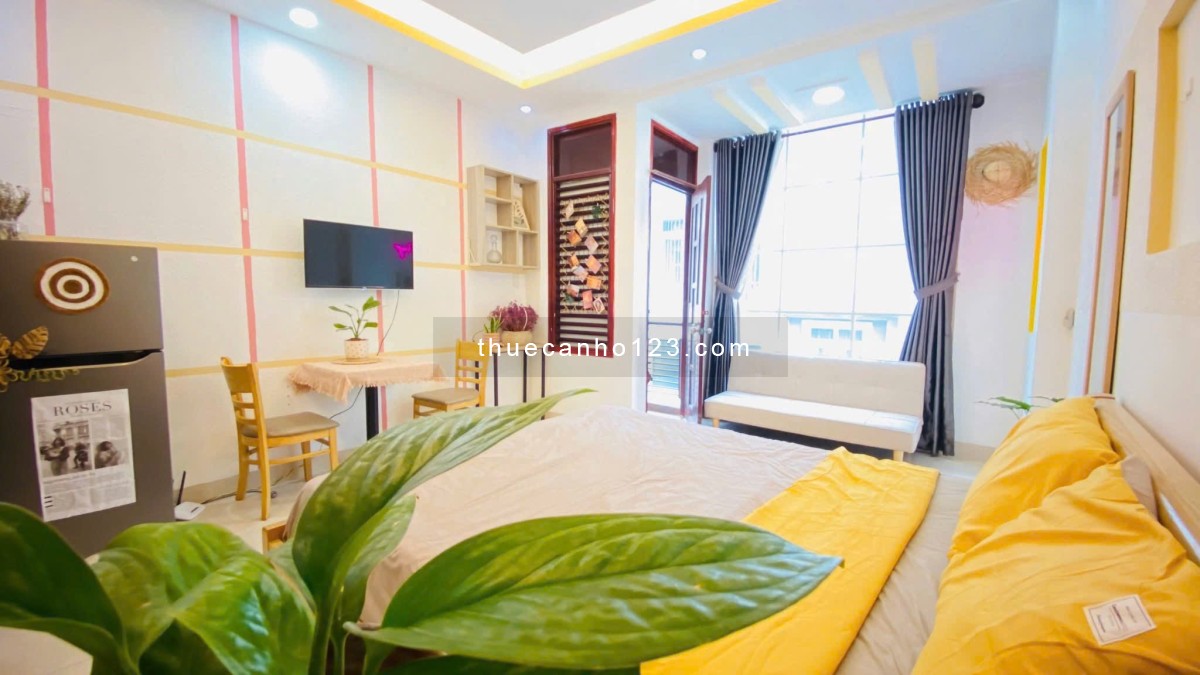 Cho thuê căn hộ tách bếp có ban công, Máy chiếu - Gần Bùi Viện, chợ Bến Thành Quận 1