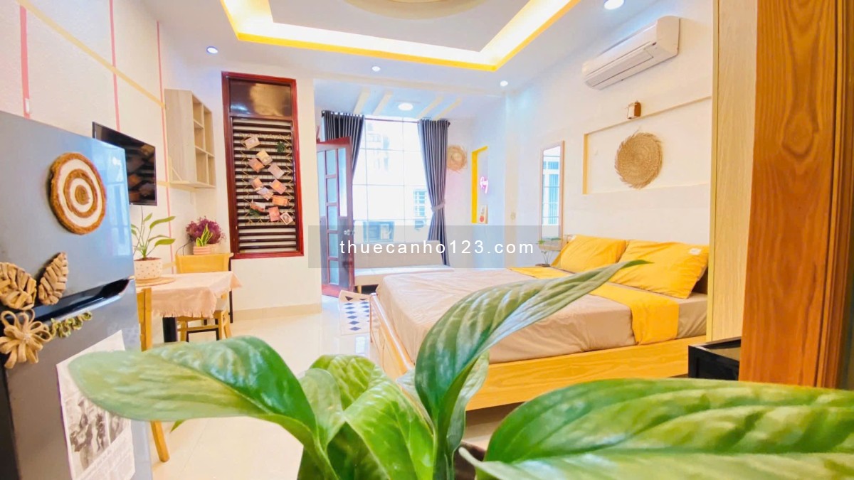 Cho thuê căn hộ tách bếp có ban công, Máy chiếu - Gần Bùi Viện, chợ Bến Thành Quận 1