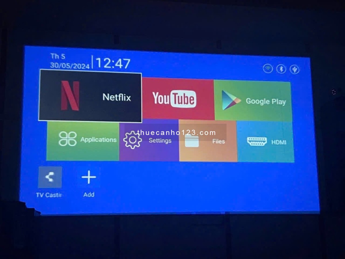 Cho thuê căn hộ tách bếp có ban công, Máy chiếu - Gần Bùi Viện, chợ Bến Thành Quận 1