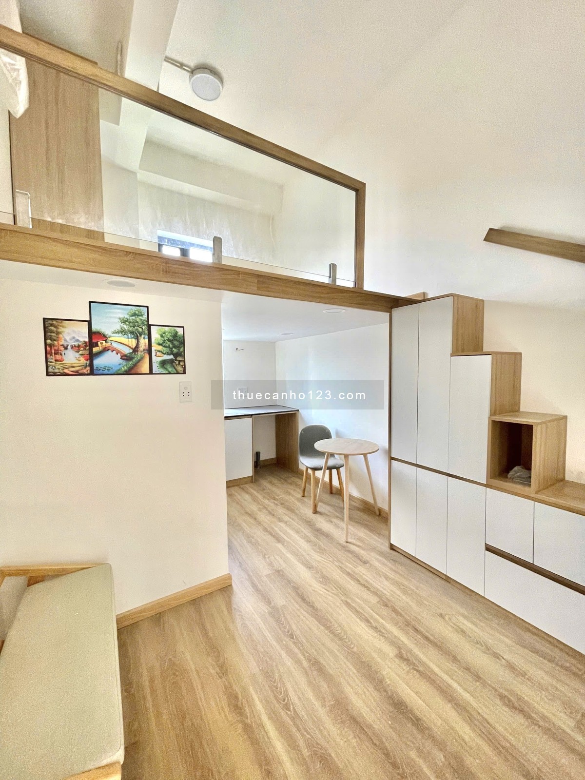 Căn hộ dịch vụ full nội thất hiện đại, gần ngã tư Hàng Xanh, Pearl Plaza, HUTECH.