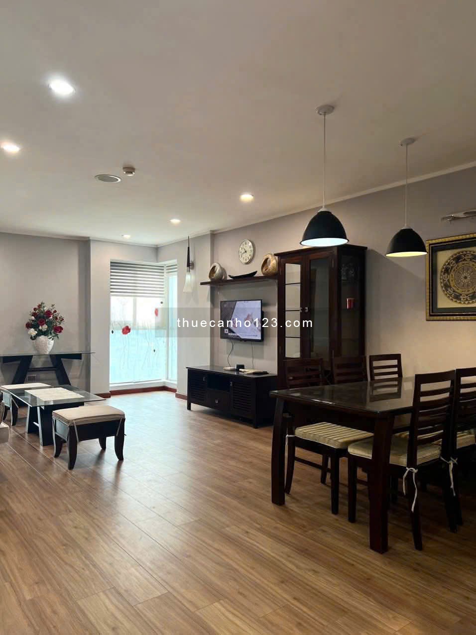 Cho thuê chung cư SANG TRỌNG giá hạt dẻ tòa L2 CIPUTRA Nam Thăng Long HN