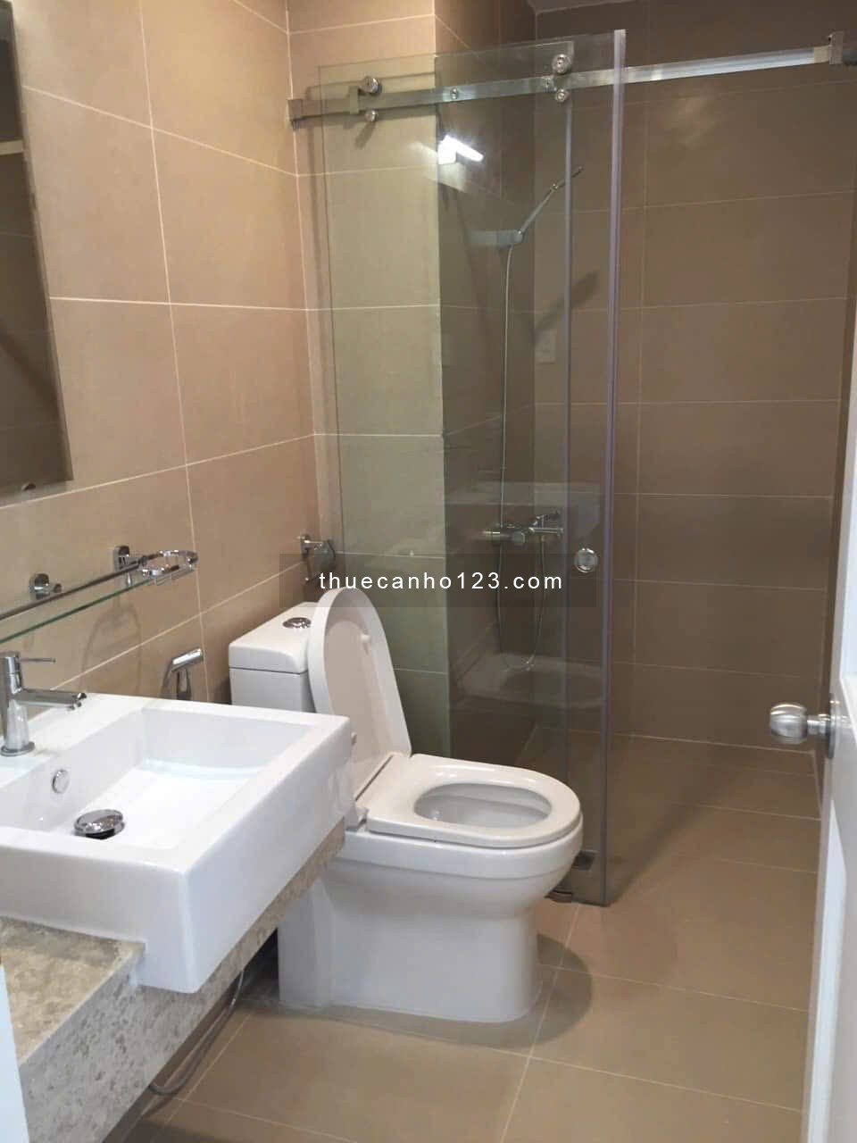 Mình cần cho thuê căn hộ Florita Quận, 70m, 2pn, 2wc, full đồ, 14 triệu, LH: 0917 492 608